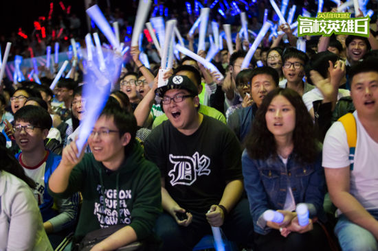 电竞比分KC打野谈TES：TES的策略非常好猜 亚洲队伍大多不会打艾翁