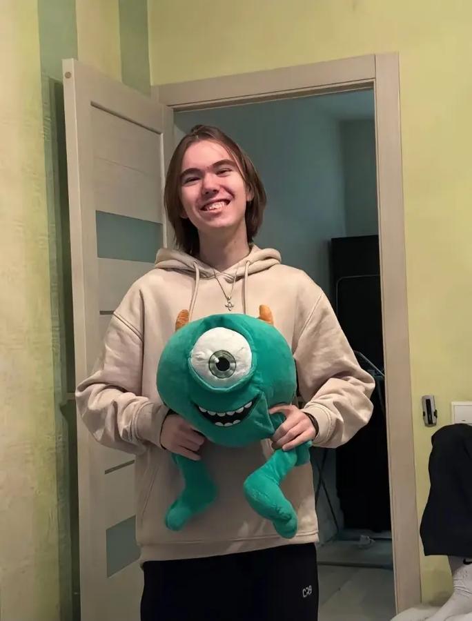 2025LPL夏季赛定组赛第二轮预热海报：谁将登峰开启新篇？