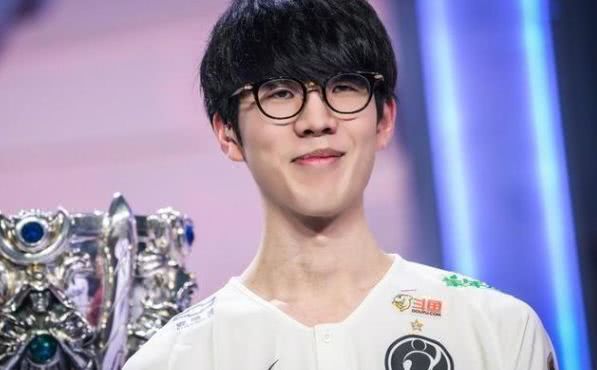 LPL今日首发：圣枪哥对阵TheShy